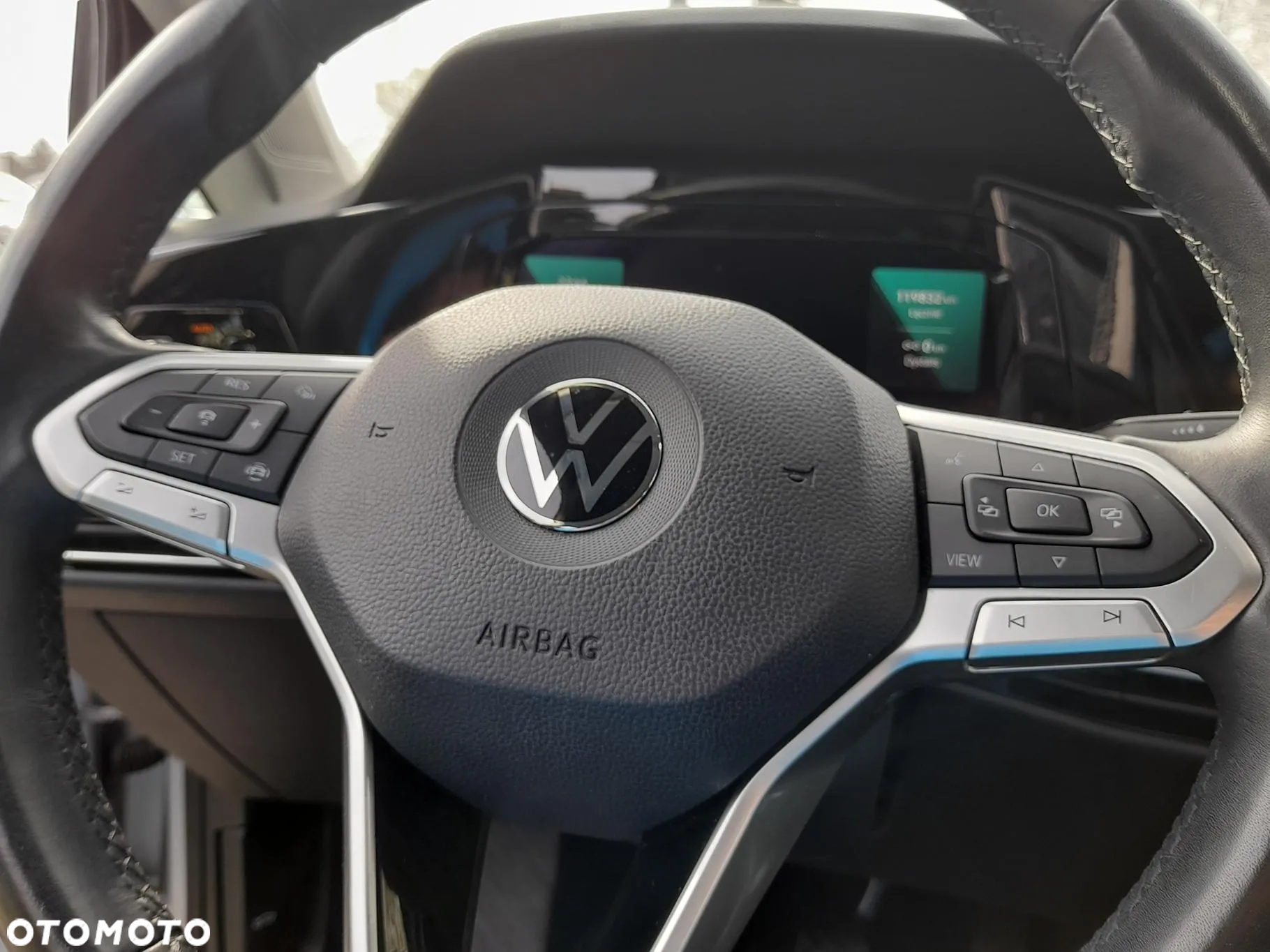 Volkswagen Golf VIII 1.5 TSI EVO Life - 24