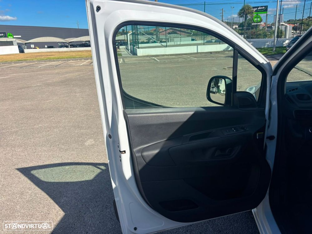 Opel Combo 1.5 CDTi 102cv L2 H1 ENJOY - AC - IVA DEDUTÍVEL - 22