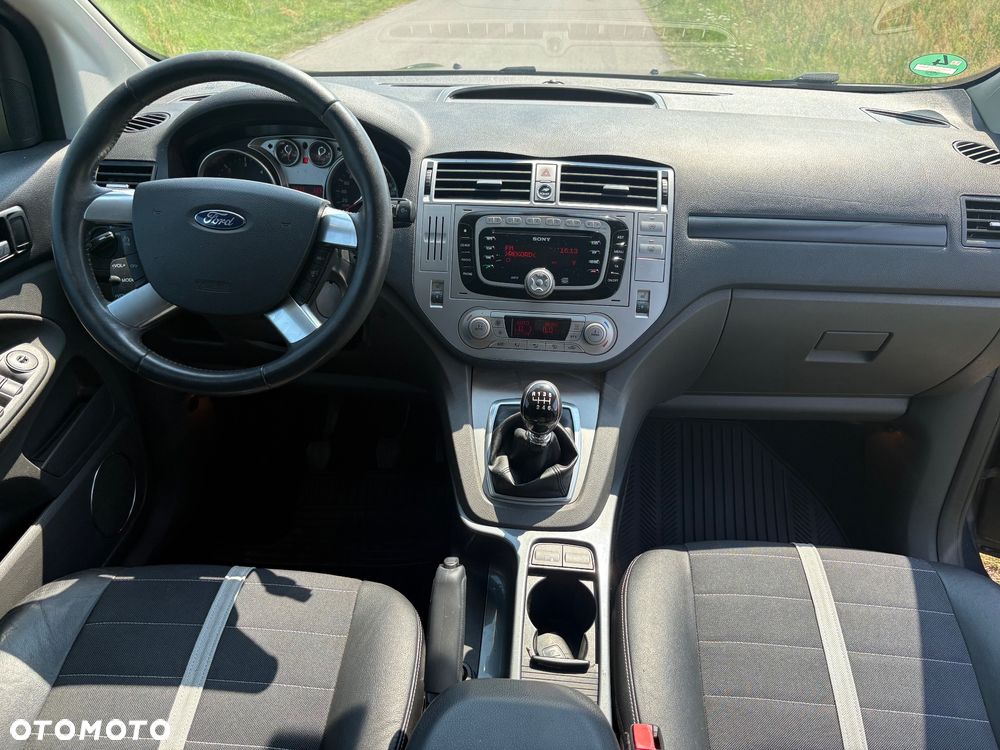 Ford Kuga 2.0 TDCi 2x4 Titanium - 18