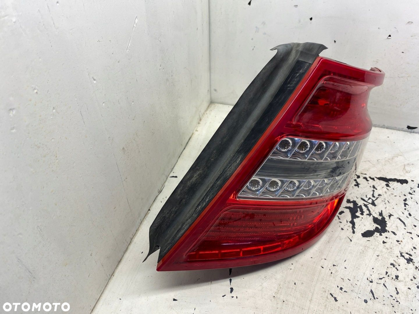 MERCEDES W204 LIFT LAMPA PRAWY TYŁ A2048202464 - 8