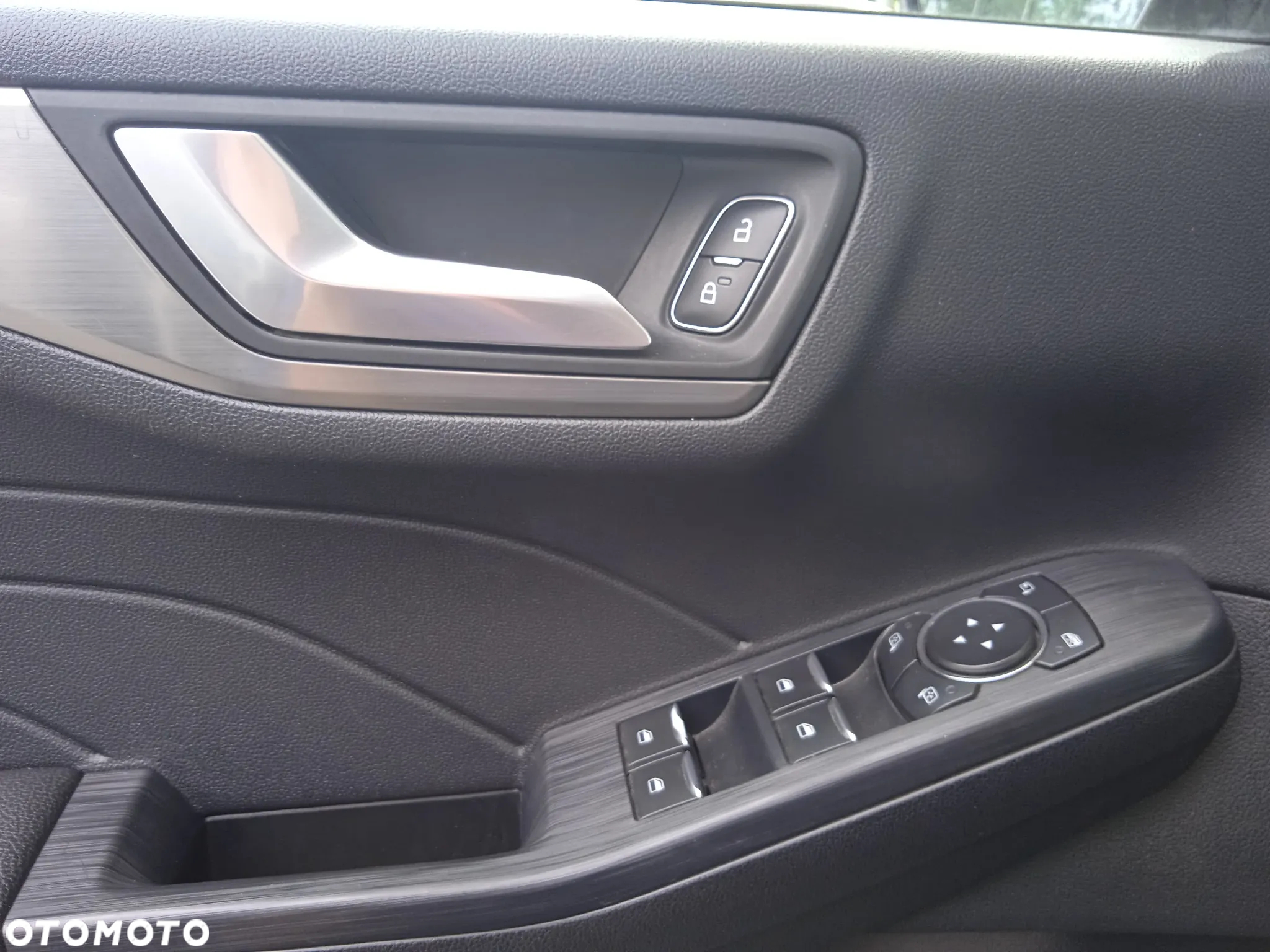 Ford Kuga 1.5 EcoBoost FWD Titanium - 25