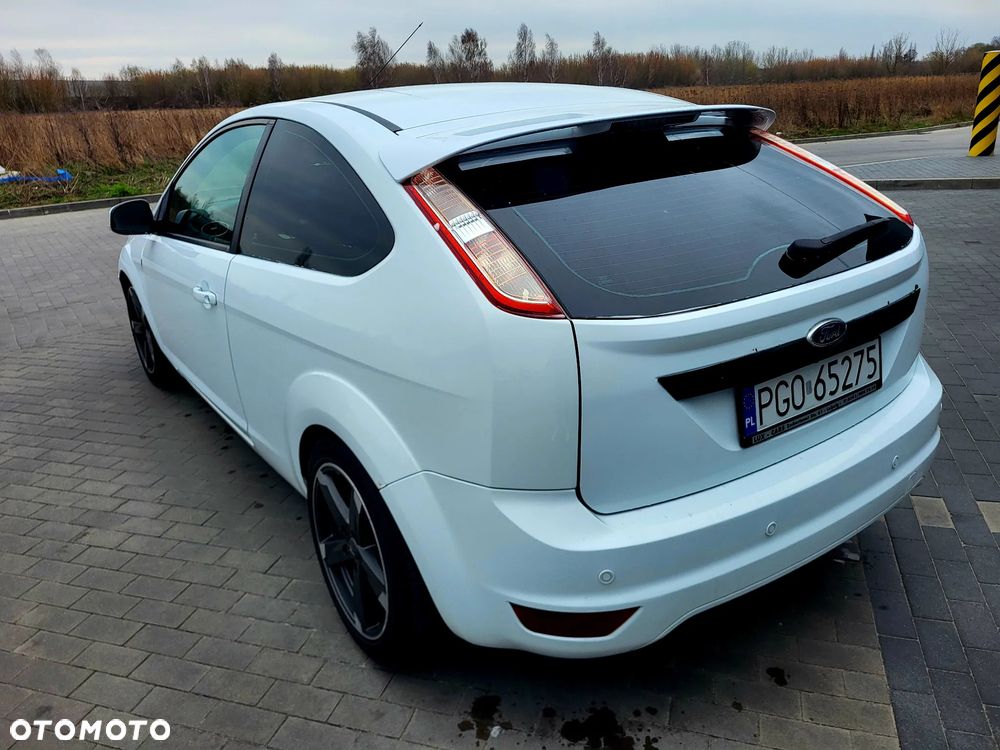 Ford Focus 2.0 16V Titanium - 5