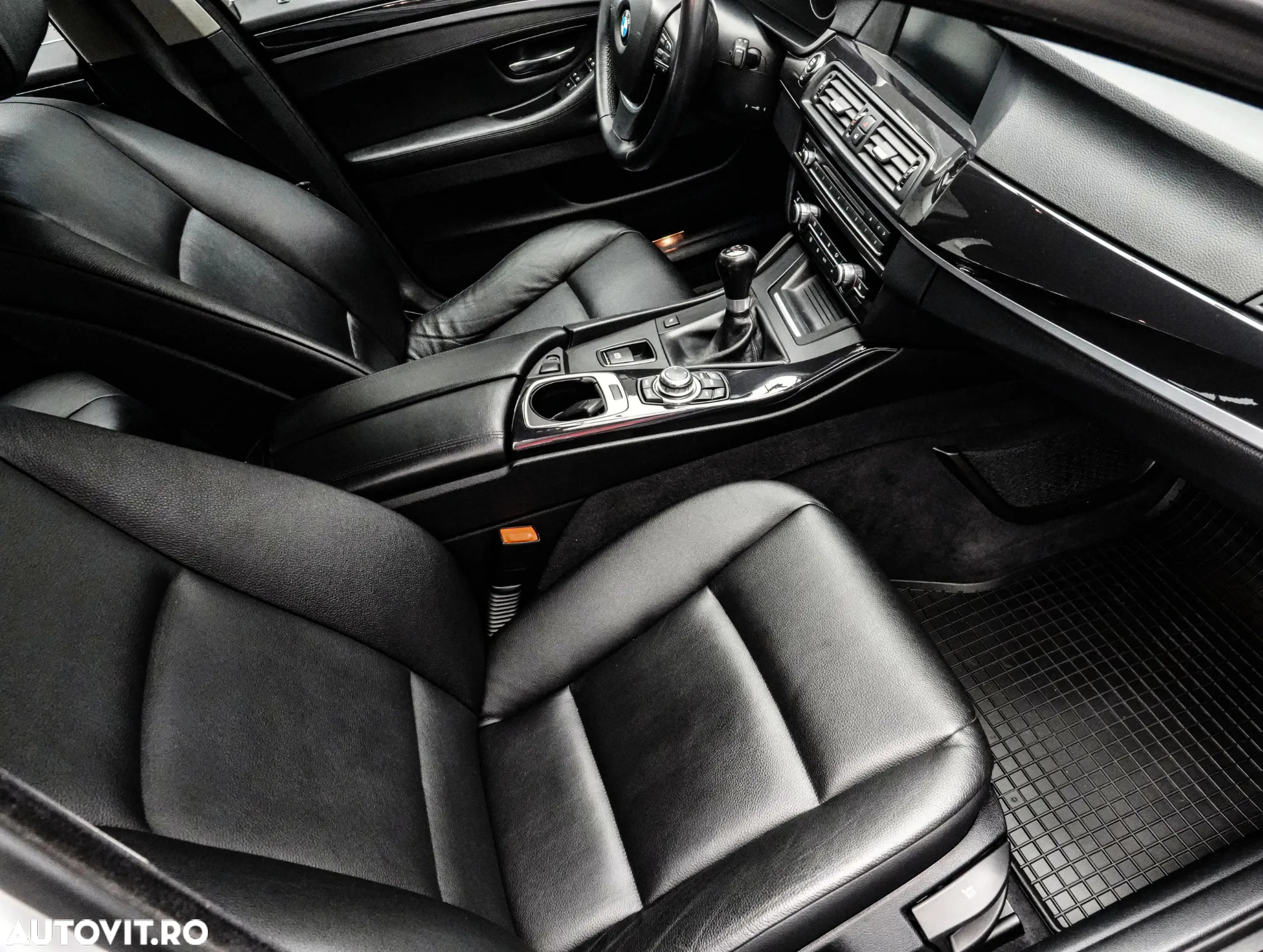 BMW Seria 5 520d Touring - 12