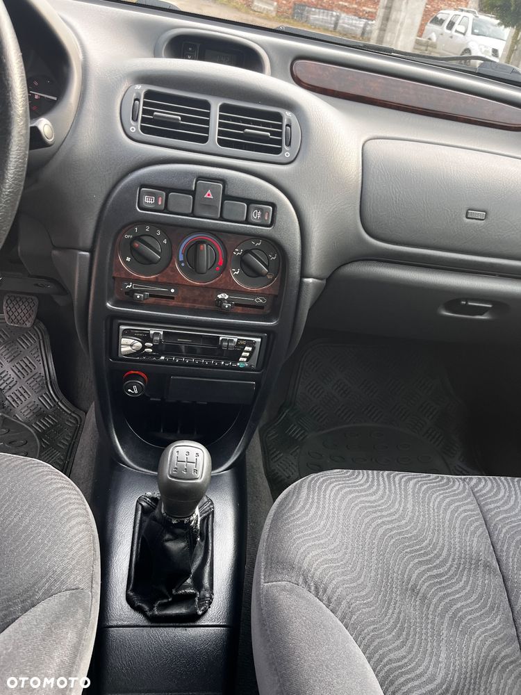 Rover 25 1.4 Basic - 13