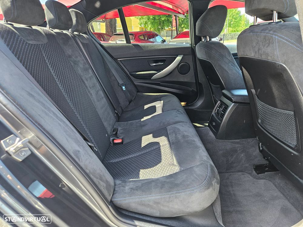 BMW 320 d Auto Pack M - 24