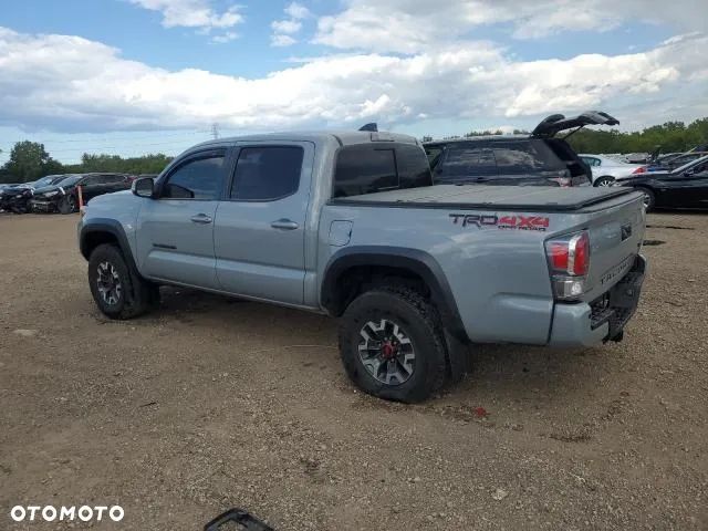 Toyota Tacoma - 15