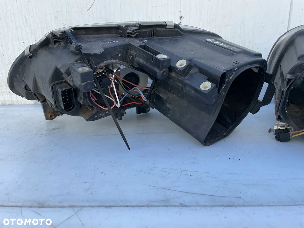 LAMPA LEWA PRAWA PRZÓD VW CADDY  VW TOURAN I - 9