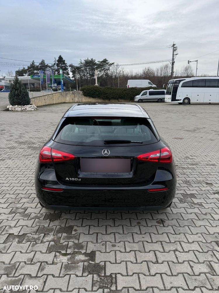 Mercedes-Benz A 180 d 7G-DCT AMG Line - 12