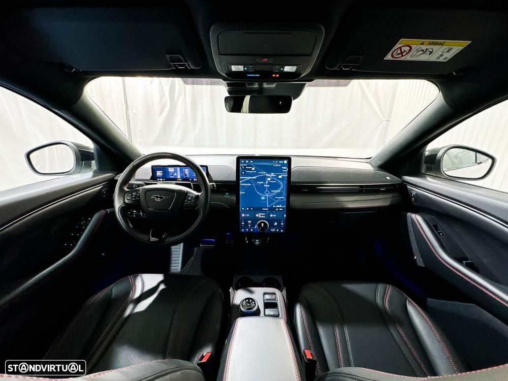 Ford Mustang Mach-E AWD PREMIUM - 11