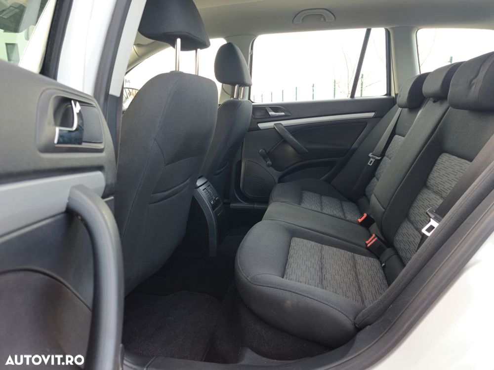 Skoda Octavia 1.6 TDI DPF Elegance - 8