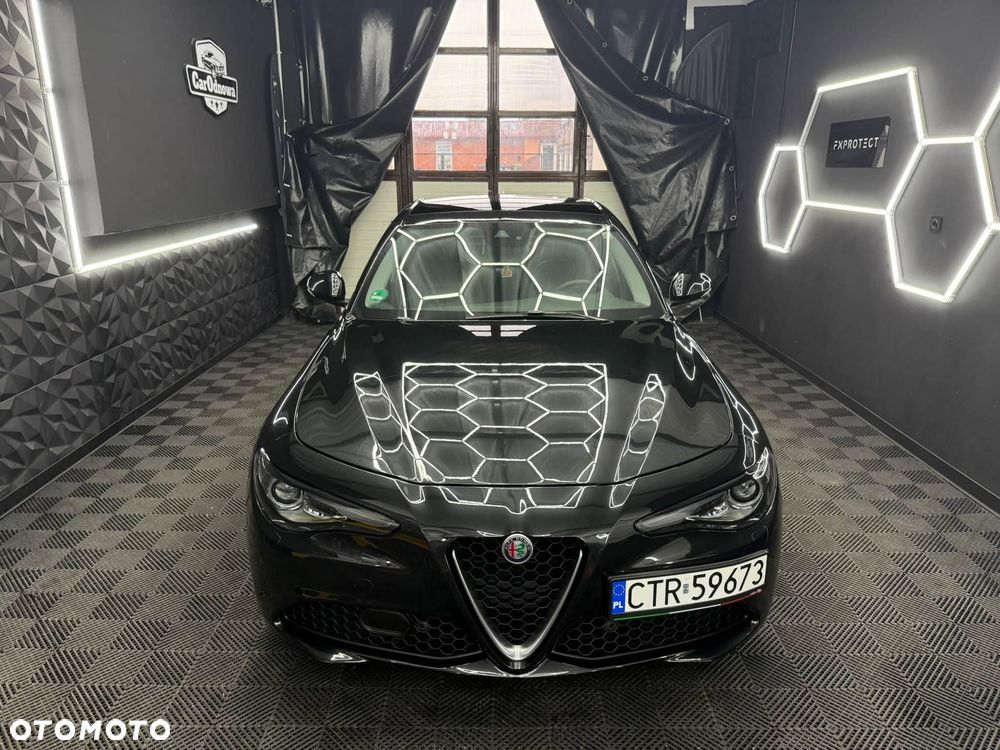Alfa Romeo Giulia - 19