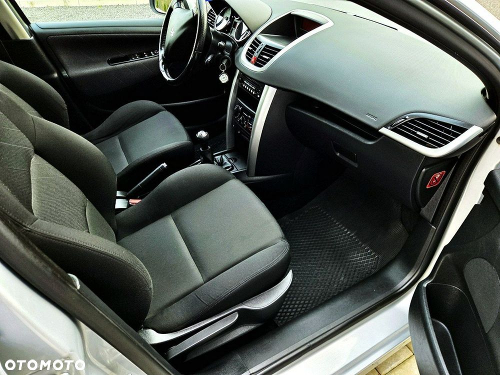 Peugeot 207 1.6 Premium - 9