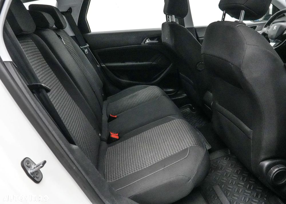 Peugeot 308 1.5L BlueHDI 130 S&S EAT8 Allure - 16