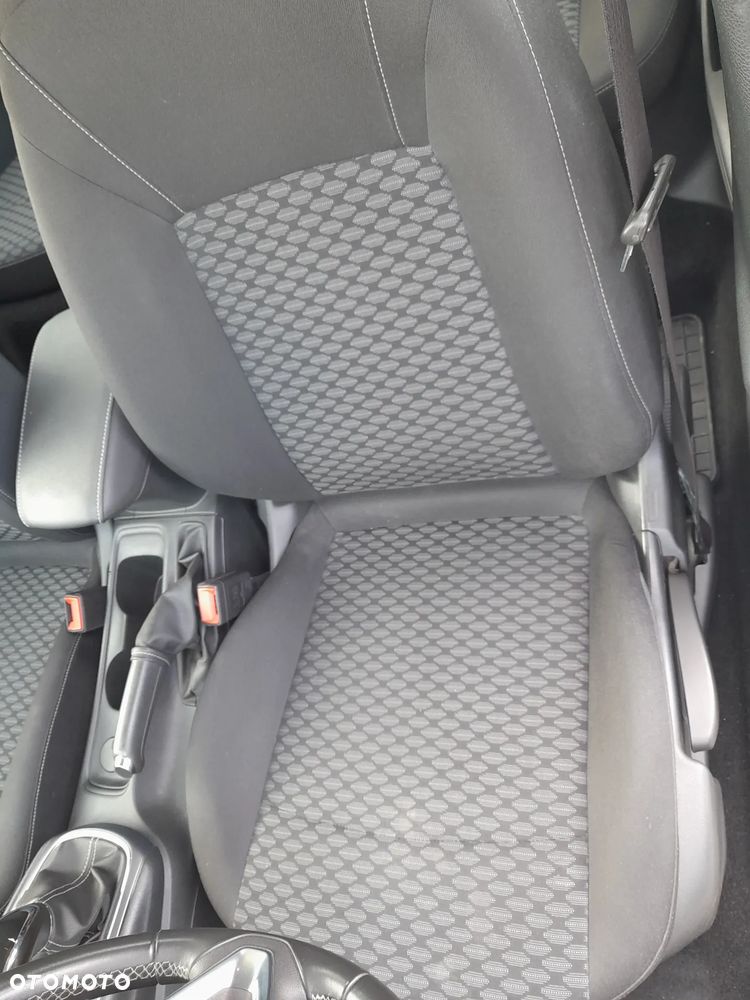 Opel Astra 1.4 T Enjoy S&S - 9