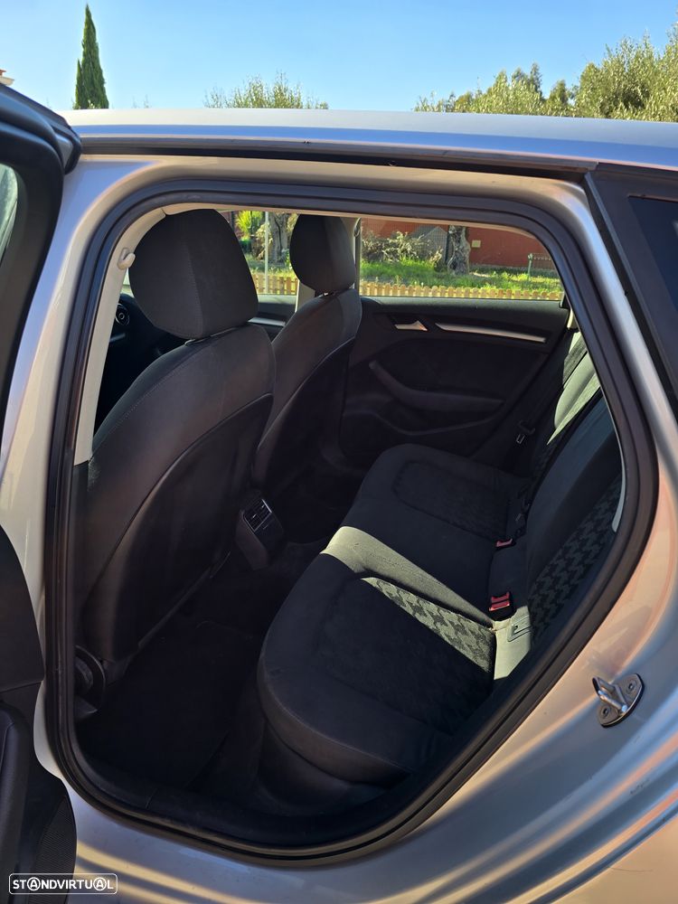 Audi A3 Sportback 1.6 TDI Sport S tronic - 12