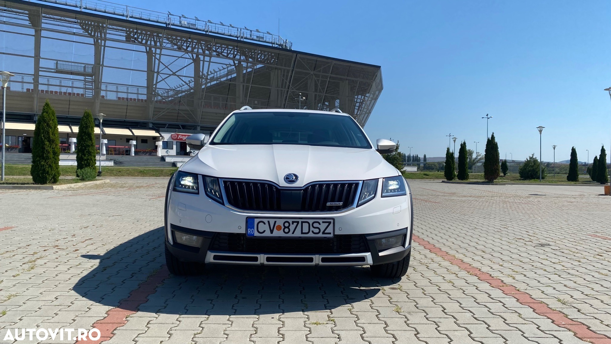 Skoda Octavia Combi 2.0 TDI 4x4 DSG Scout - 13