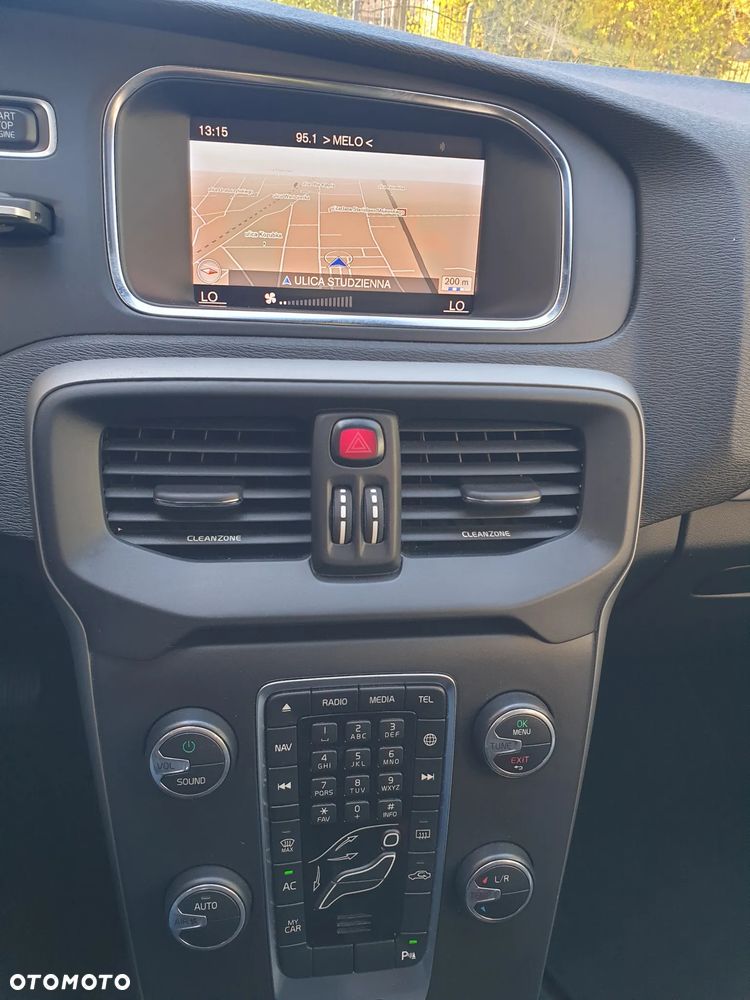 Volvo V40 D2 Momentum - 26