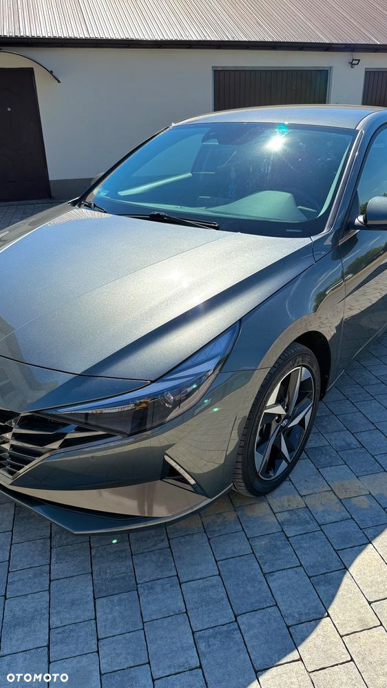 Hyundai Elantra 1.6 Executive CVT - 22