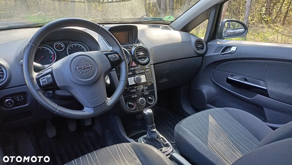 Opel Corsa 1.4 16V Edition - 24