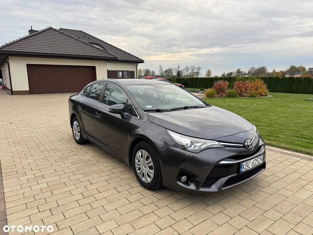Toyota Avensis - 1
