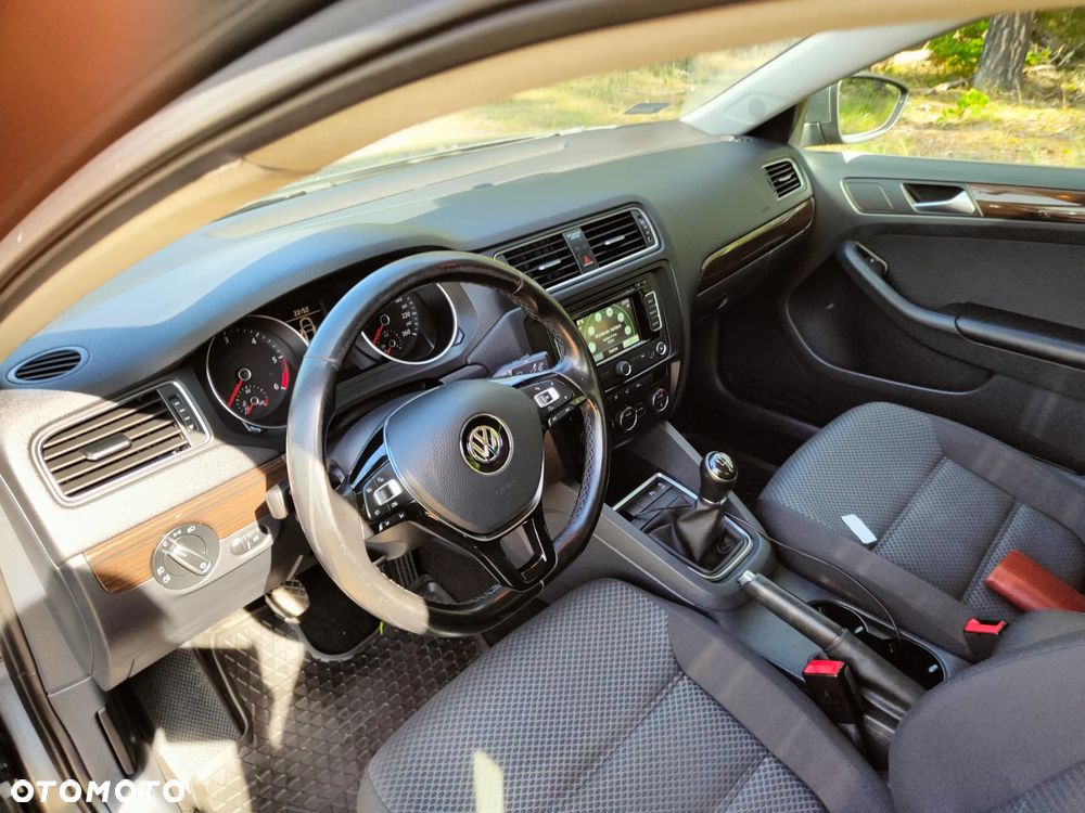 Volkswagen Jetta 2.0 TDI DPF BMT Trendline - 7