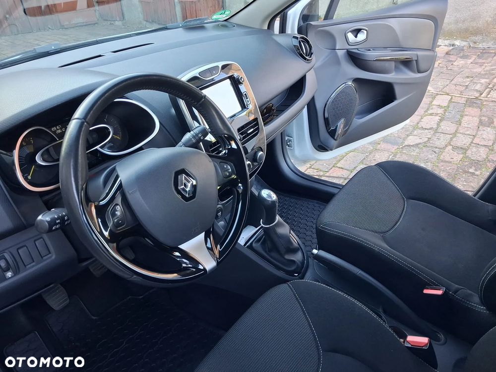 Renault Clio 1.2 16V 75 Life - 9