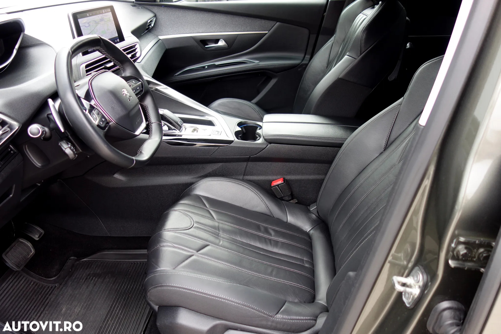 Peugeot 5008 1.6 Puretech Turbo s&s EAT8 Allure - 32