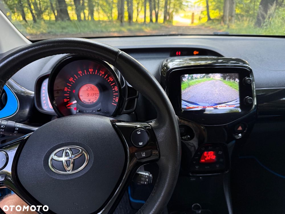 Toyota Aygo x-play touch - 17