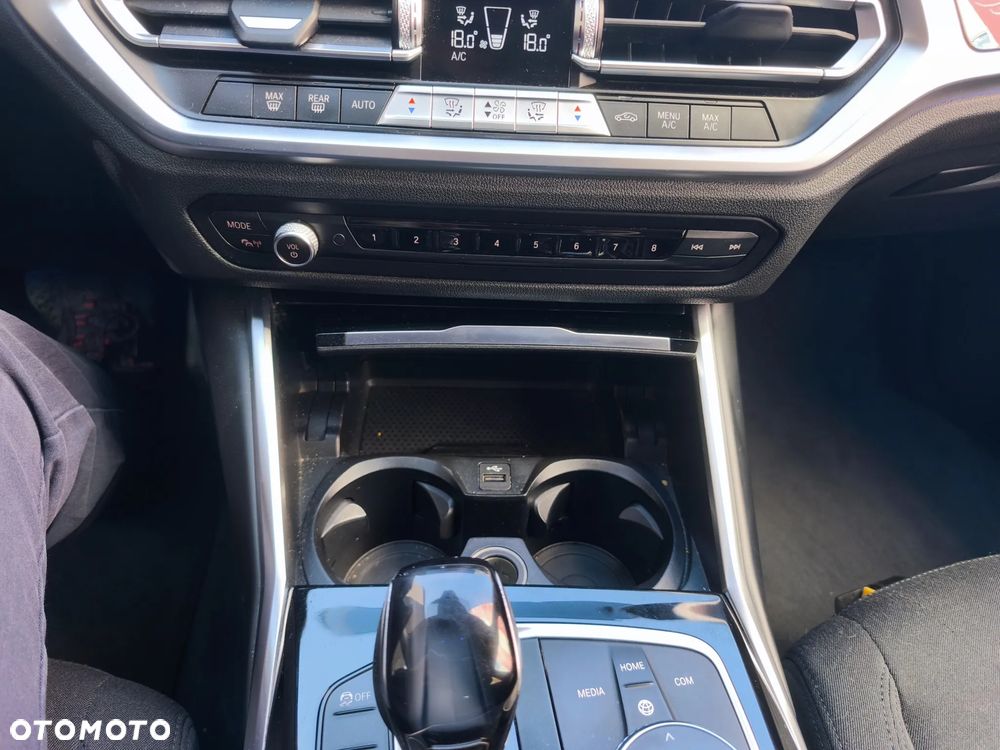 BMW Seria 3 318i Advantage - 18