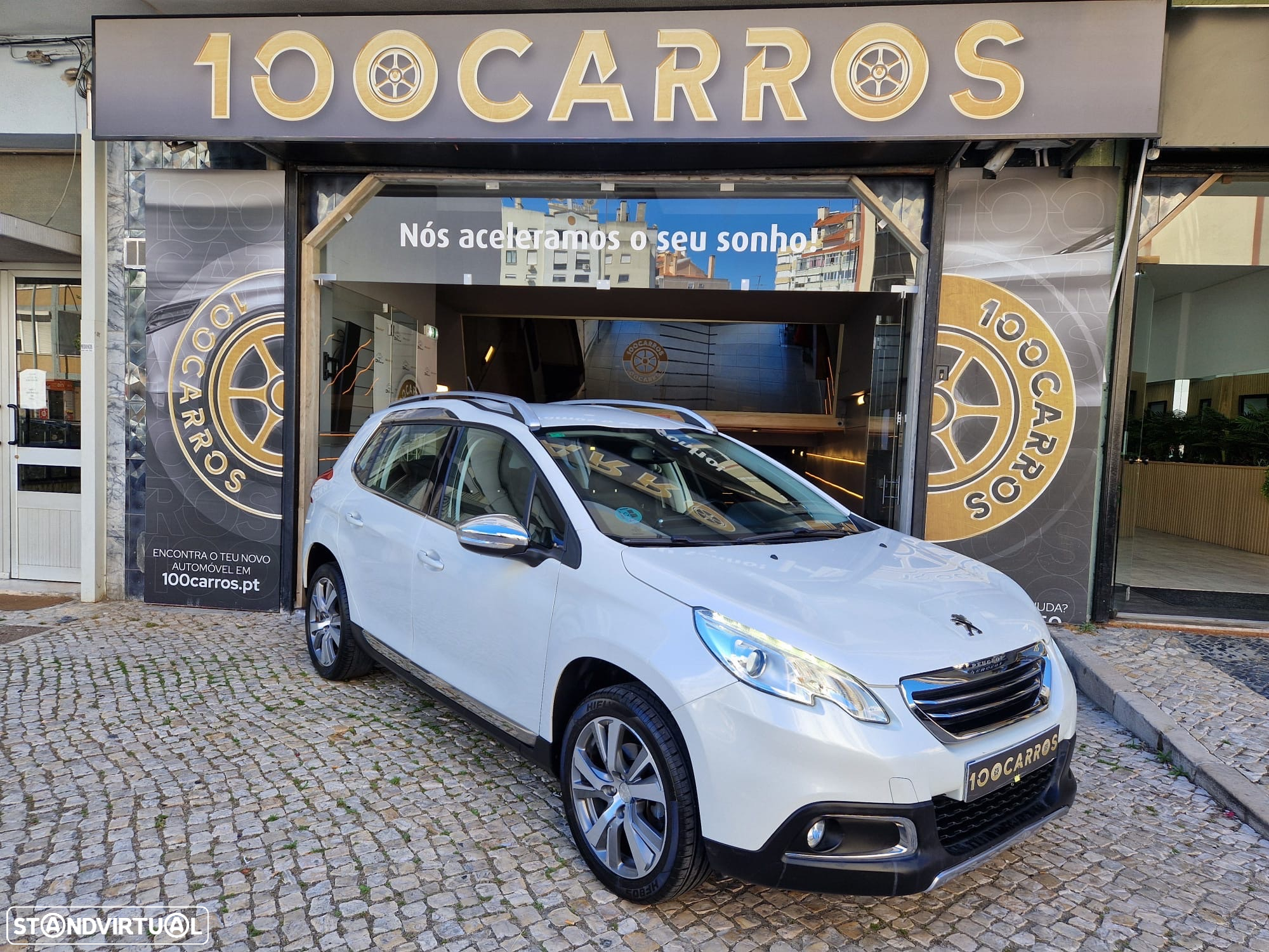 Peugeot 2008 1.2 PureTech Allure - 4