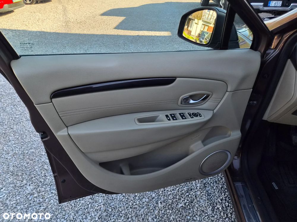 Renault Grand Scenic - 15