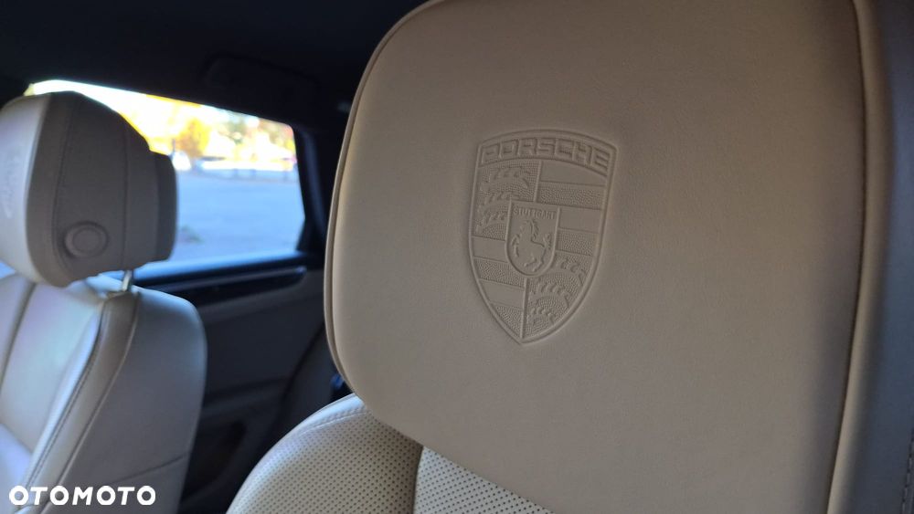 Porsche Macan - 29