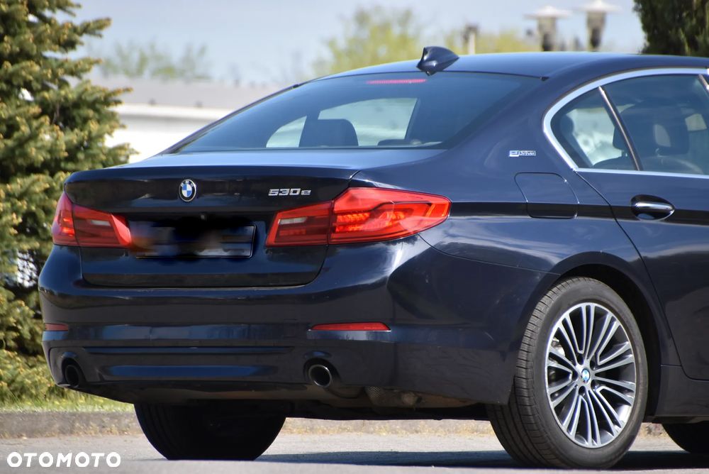 BMW Seria 5 530e iPerformance xDrive Luxury Line - 23