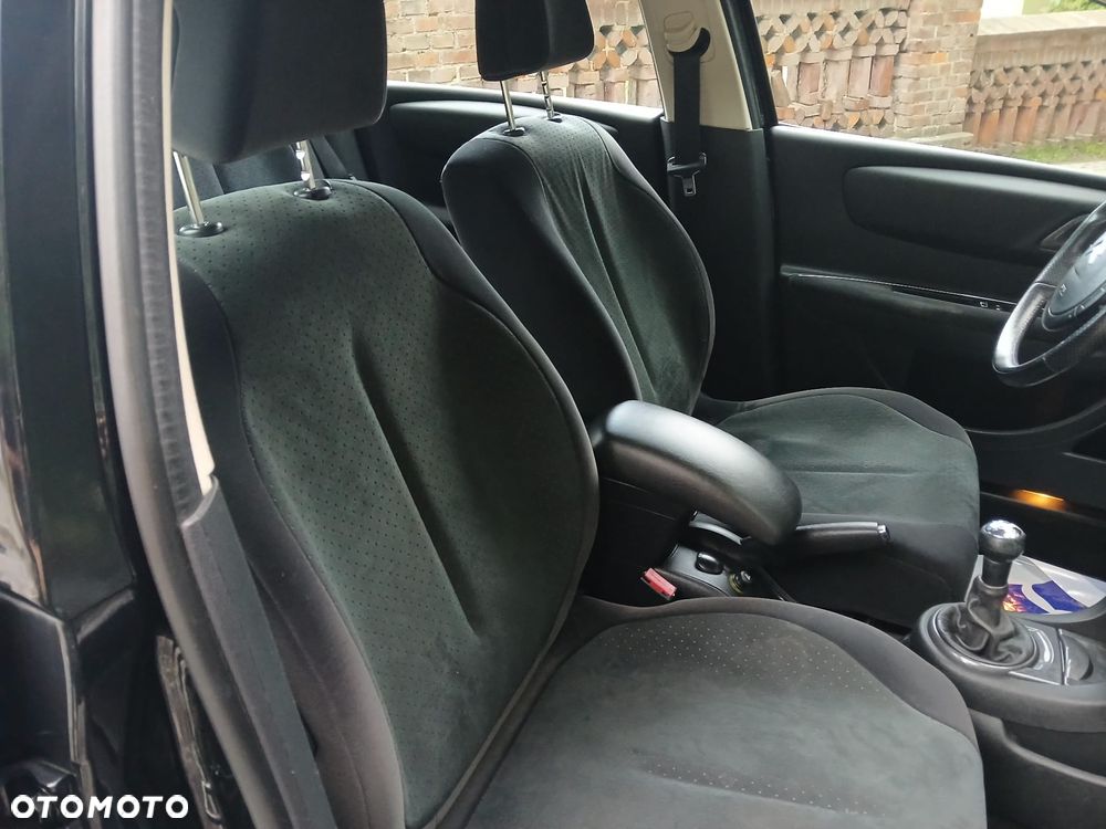 Citroën C4 2.0 16V Exclusive - 18