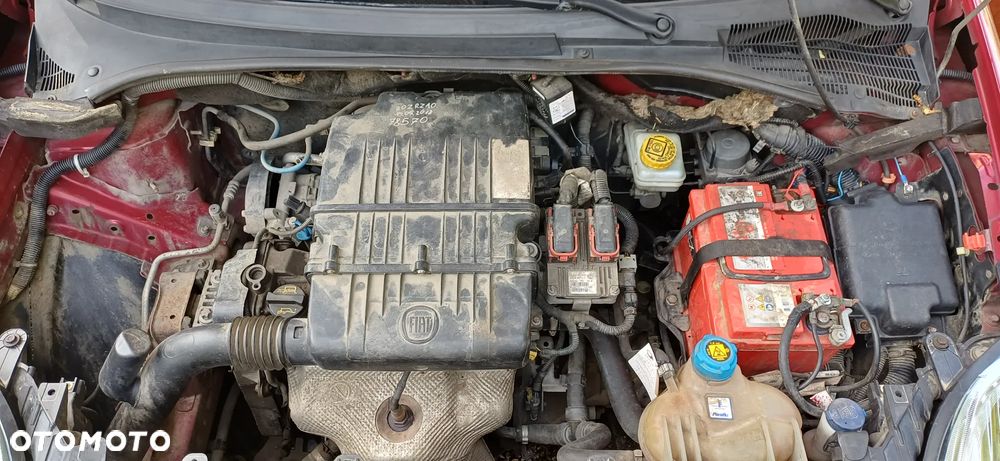 Fiat Grande Punto Actual 1.4 8V Estiva Blue&Me - 16