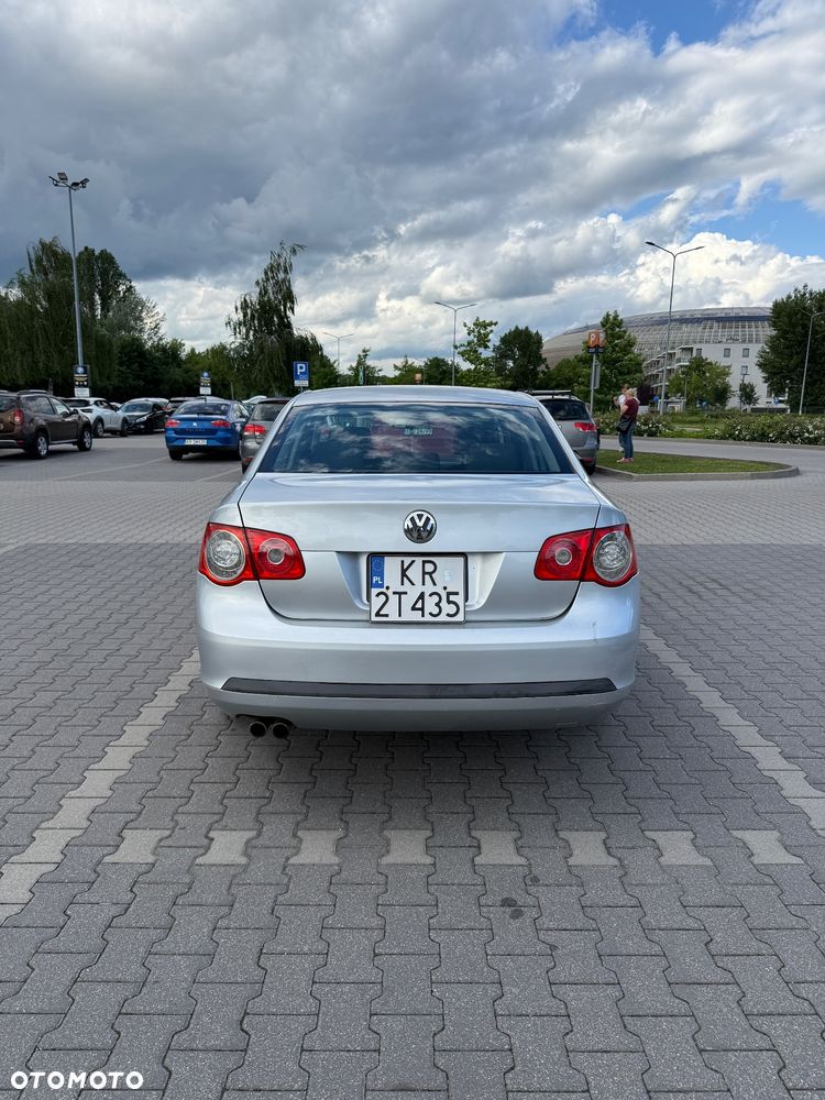Volkswagen Jetta 2.5 - 6
