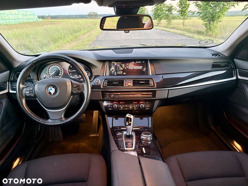 BMW Seria 5 520d Luxury Line - 12