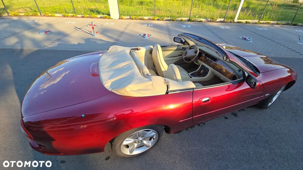 Jaguar XK8 - 6