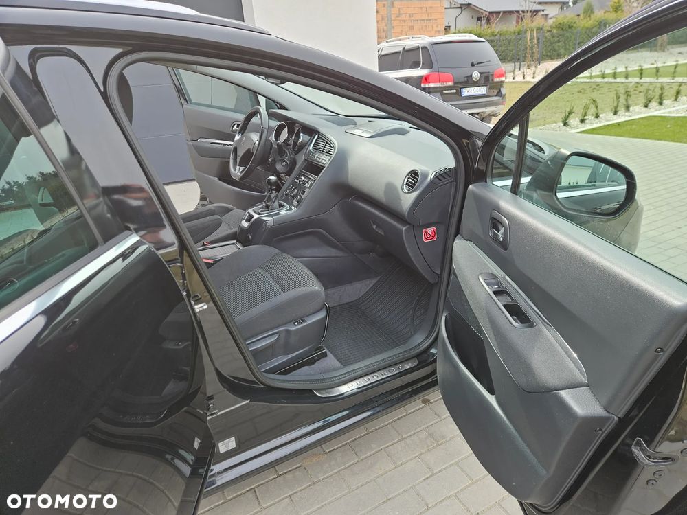 Peugeot 5008 HDI 150 Allure - 21