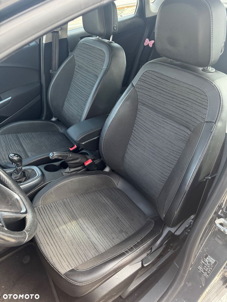 Opel Astra 1.6 CDTI Enjoy - 11