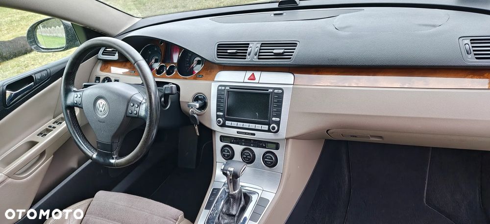 Volkswagen Passat 2.0 TDI DPF Highline DSG - 20