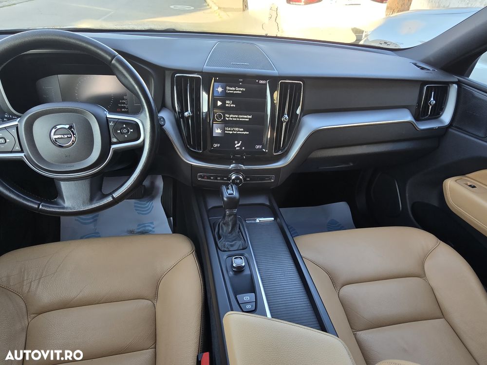 Volvo XC 60 D4 Momentum Pro - 17
