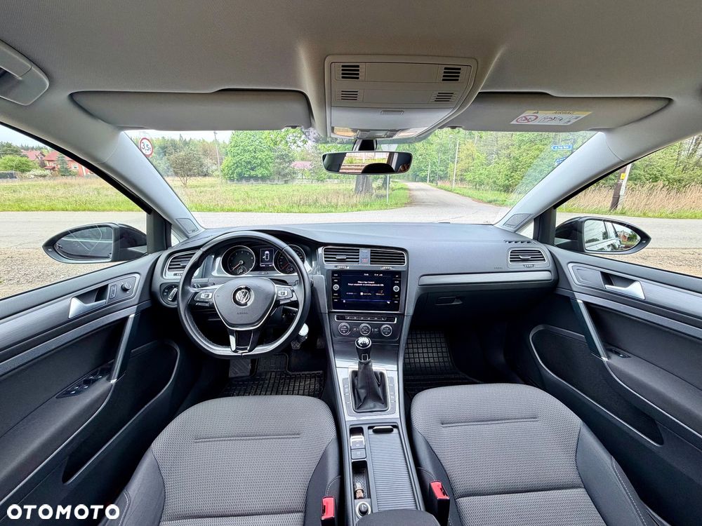 Volkswagen Golf - 16