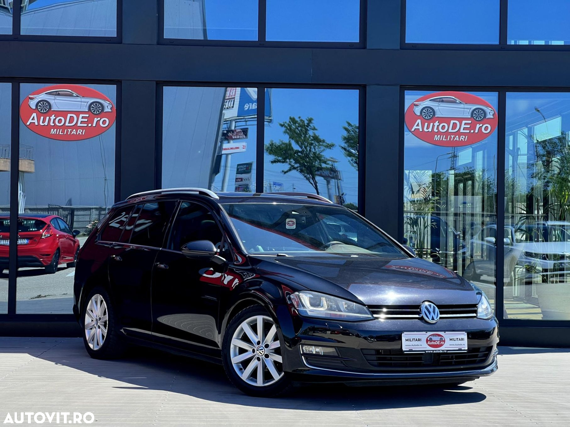 Volkswagen Golf - 2