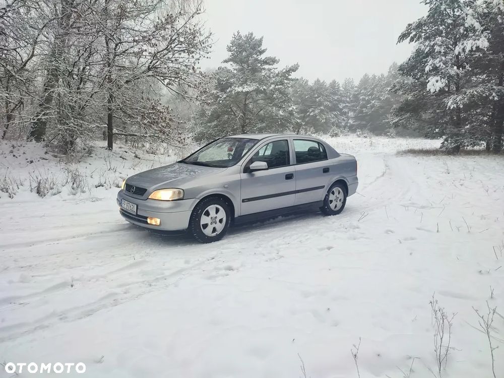 Opel Astra 1.4 GL / Club - 3