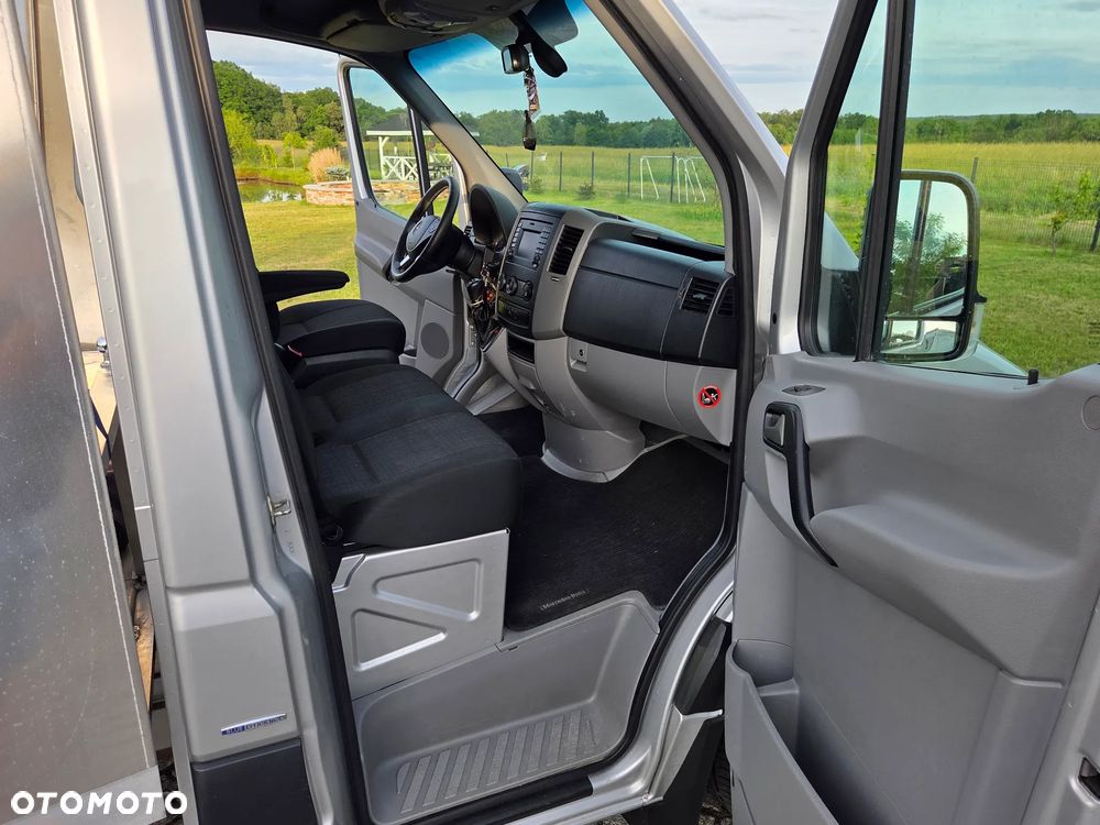 Mercedes-Benz Sprinter - 24