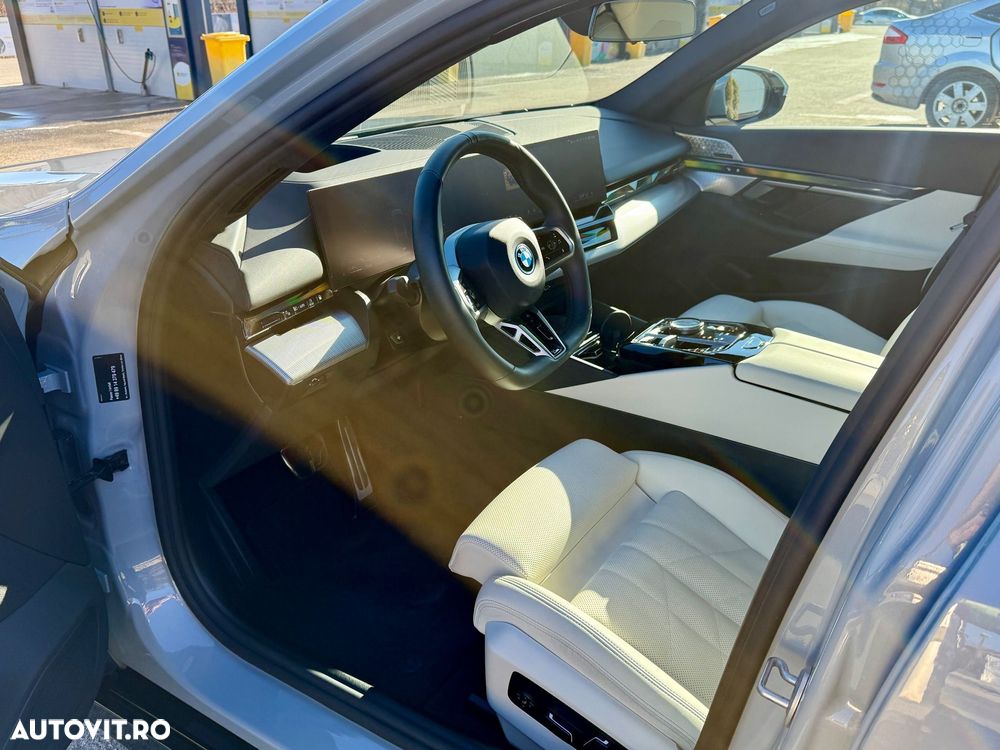 BMW Seria 5 550e xDrive AT PHEV - 13