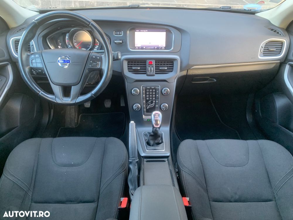 Volvo V40 D3 Kinetic - 10