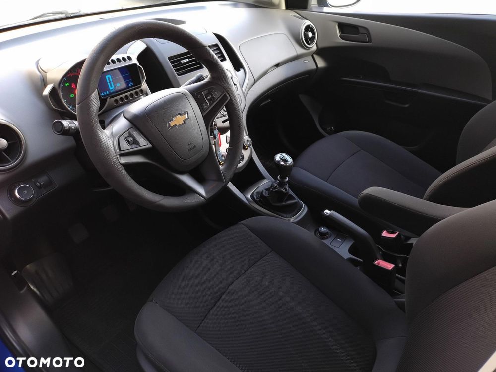 Chevrolet Aveo 1.2 LT - 10