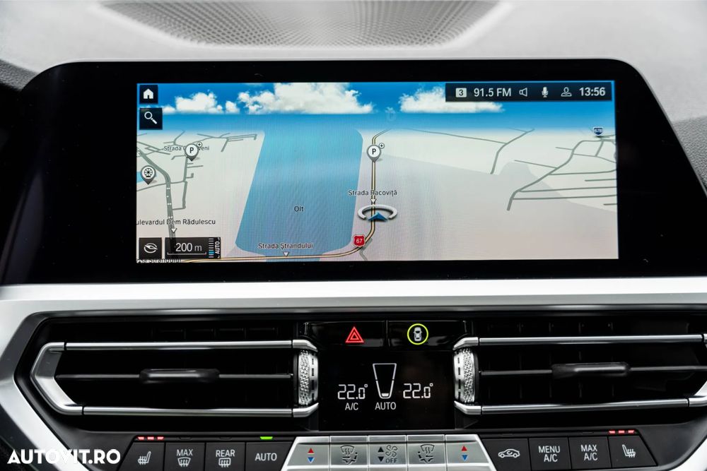 BMW Seria 3 330e Aut. M Sport - 34